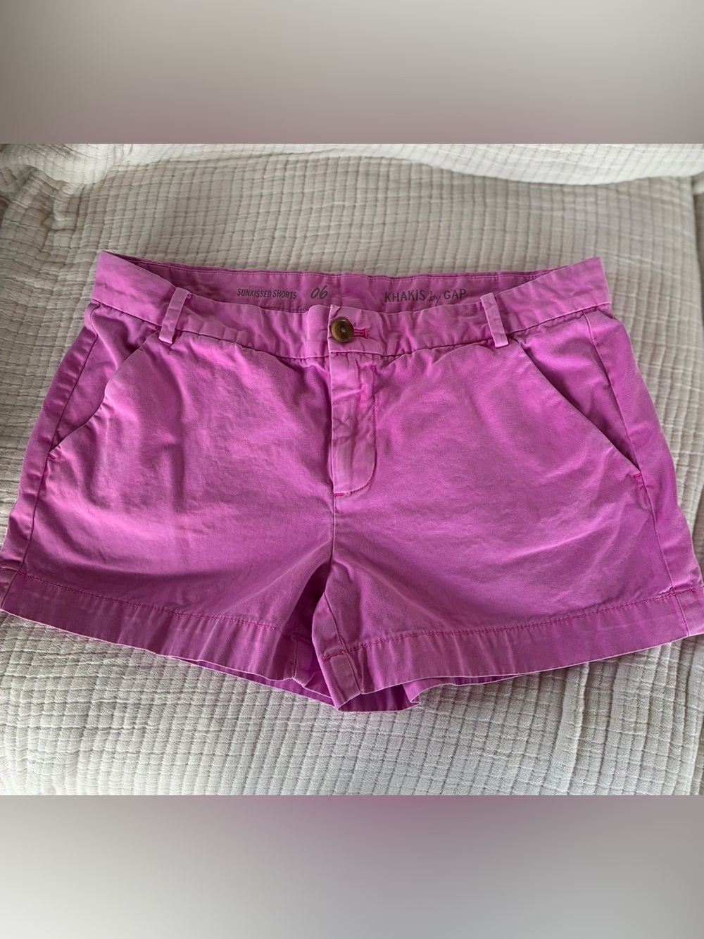 Women's Magenta Khakis by Gap Sun-kissed Cotton Shorts